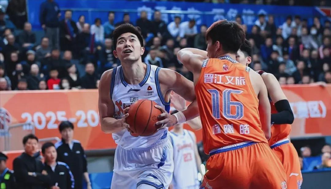 开云入口怎么样-考虑买断？曝朱旭航或离开新疆男篮，拿着大合同两年没打球
