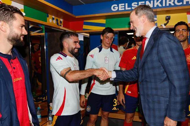 开云入口网址-西国王道贺出线：亚马尔镇定自若，威廉斯半裸接驾